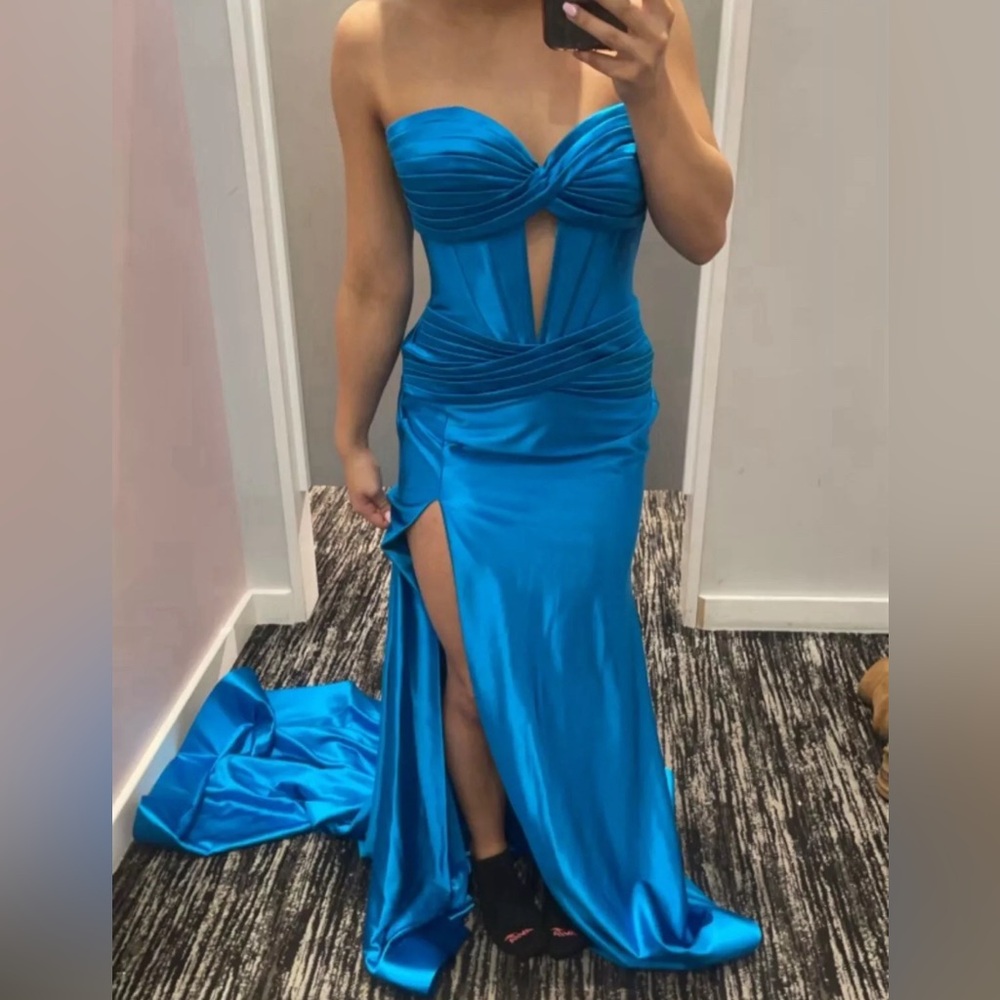 Sherri Hill size: 2 blue formal dress 56161